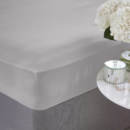 An Image of Silentnight Supersoft Plain White Fitted Sheet - Double