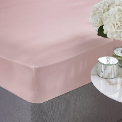 An Image of Silentnight Supersoft Plain White Fitted Sheet - Double