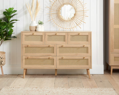 85559e17d19c2af9ef7e6cc514060381ac6f5ceddd3ce83da323194e8a27075a.jpg An Image of Croxley - 7 Drawer Chest of Drawers - Oak - Rattan - Wooden