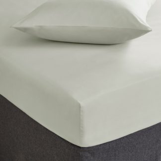 An Image of Fogarty Soft Touch Fitted Sheet Cream (Natural)