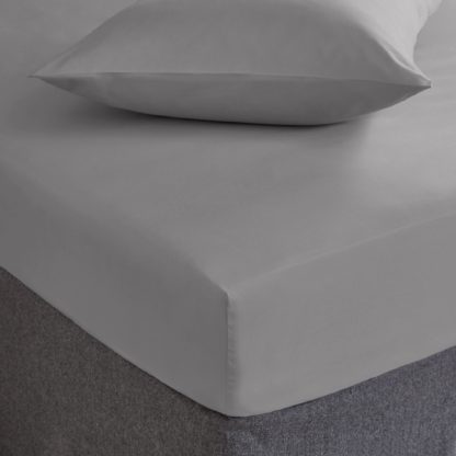 An Image of Soft & Easycare 28cm Fitted Sheet White