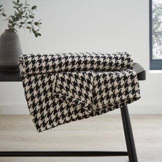 An Image of Houndstooth Throw 130x180cm Black