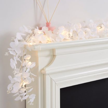 An Image of White Eucalyptus Lit Garland White