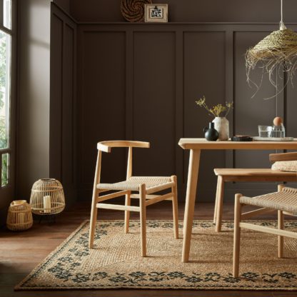 ae5cee7c3ebdd3fafd17e438dab3dcdf7ee861353a848841d740b134577d2503.jpg An Image of Maisie Jute Rug Maisie Jute Natural