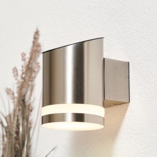 An Image of Coniston LED Down Solar Wall Light - Stainless Steel
