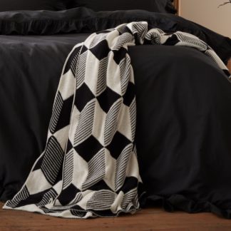An Image of Style Sisters Knitted Cube Throw White