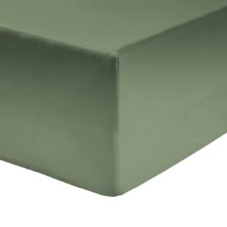 An Image of Habitat Cotton Rich 180 TC Plain Green Fitted Sheet - King