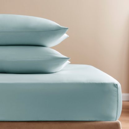 adc9b74a8b35d9d4285914e9c3357cb903d9b6b2b14cdd20a6dacd7722d117f8.jpg An Image of Soft & Silky Fitted Sheet Gold