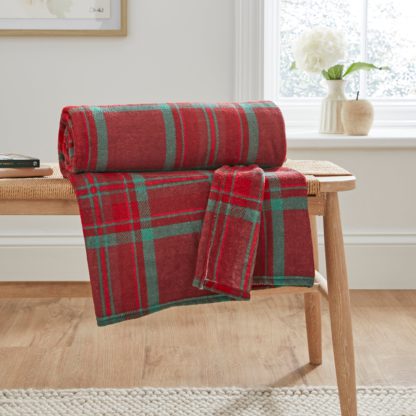 An Image of Printed Check Fleece Throw Natural