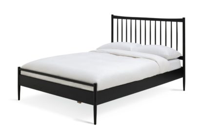 e8716c94e885394b64676602e9a10055b90f47247bfe5ca74b121aa6bb9e0b8e.jpg An Image of Habitat Chiltern Spindle Double Wooden Bed Frame - Black