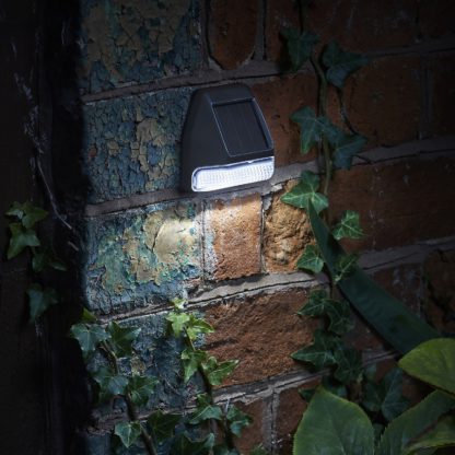 An Image of The Solar Company Solar Fence Light - 4pk