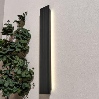 An Image of Tetbury LED Slim Outdoor Wall Light