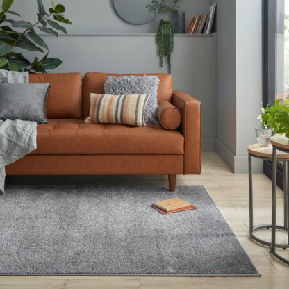 4a03d585b8ae39f6280189035b07919d977425d07eb8e06ab0b5eca2e56a6a64.jpg An Image of Marlo Rug Green