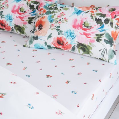 37ef604c6a9b8f4490f5a41618d3c13faf72dc751bdfe2ecbf00430bbdcc938e.jpg An Image of Malin Stem Blooms 100% Cotton Fitted Sheet MultiColoured