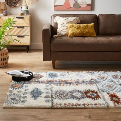 210129b095fac7336098a339a35792a8f0a20889e509f14febe5b47dc10293e3.jpg An Image of Cosy Shaggy Moroccan Rug