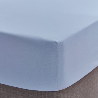 26890ed3bbb0c62ce31817f23c0a48ef10ecd3d518f75443d9945b17da7135d6.jpg An Image of Soft Easycare Polycotton Fitted Sheet Lilac