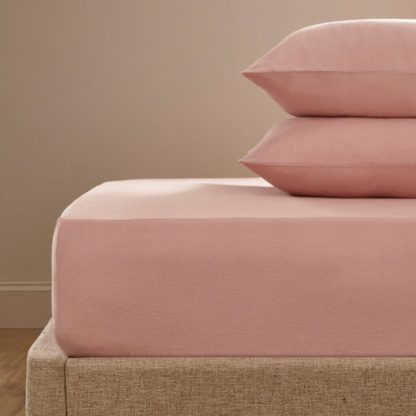 2fc48ecf6b3cab47926308606a1211e96b555cb2b5a808e4830d4566f305bf23.jpg An Image of Simply Brushed Cotton Fitted Bed Sheets