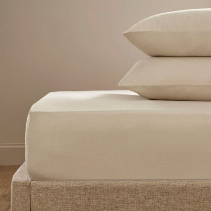 7539ac1097a97e9abcb08d6b60444a7dabf6dda04a6c0bb0f93419020f291eb9.jpg An Image of Simply Brushed Cotton Fitted Bed Sheets