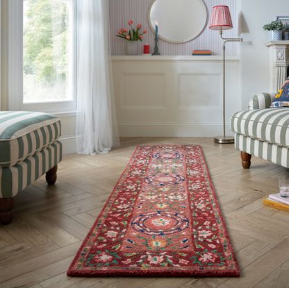 ef7cdb0b8ec8f4680d1080b6d51be924059cc92e8360c74a63427a2b1ffb3a58.jpg An Image of Hani Floral Wool Runner